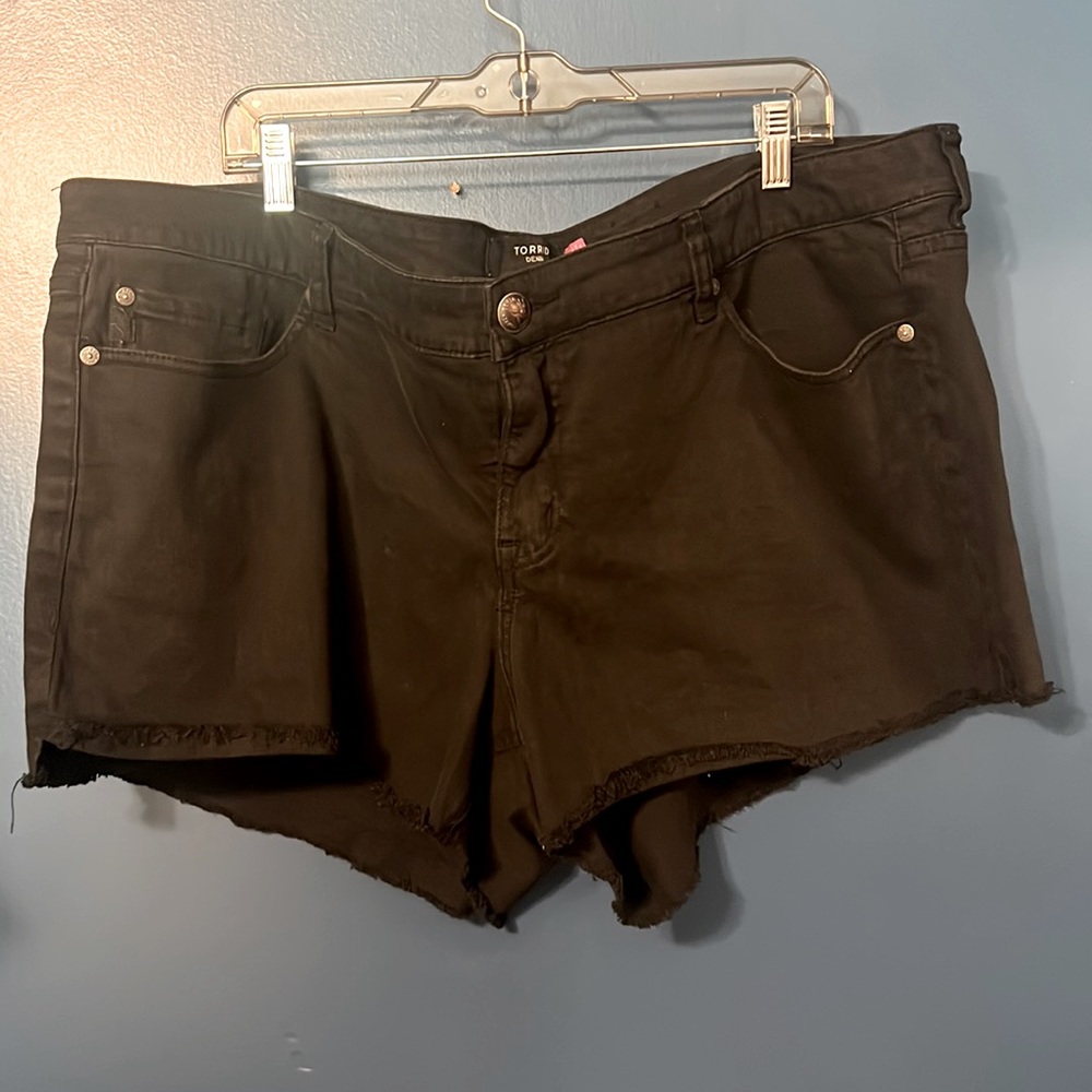 Torrid plus size black denim jean cutoff shorts size 24